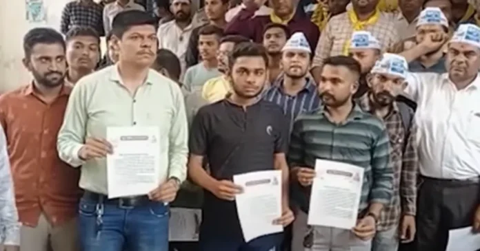 Surat aap protest in support of yuvrajsinh jadeja gujarati news