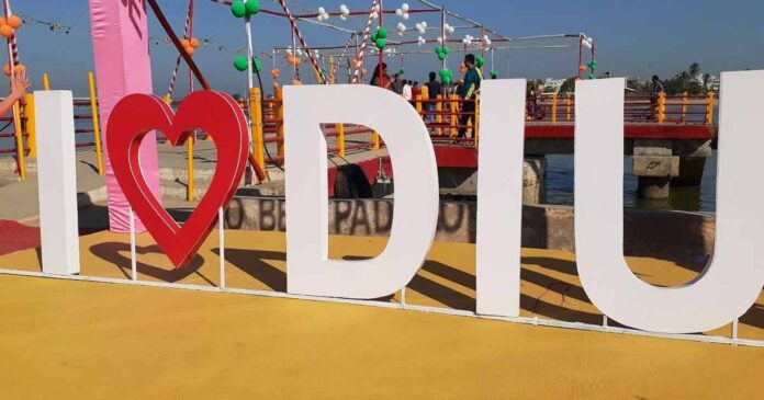 diu resort booking fraud