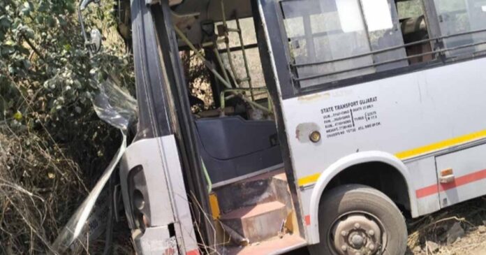 vadodara st bus accident