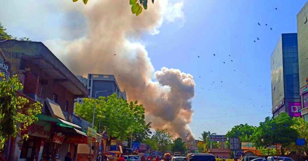 fire broke out in Fire crackers godown