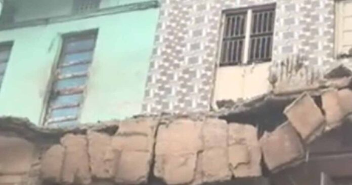 Ahmedabad Slum quarter block collapse in Maninagar
