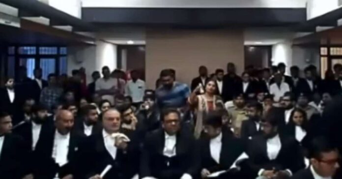 Four persons attempted suicide in front of judge in High Court