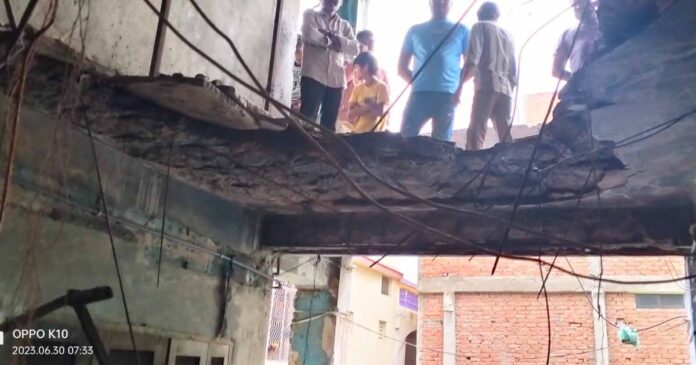 Gomtipur municipal quarters Part collapsed