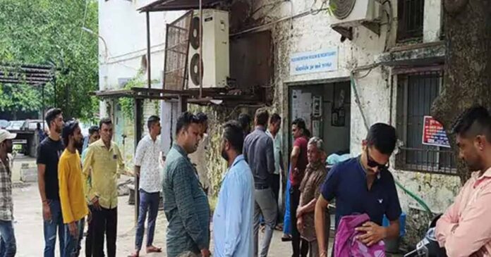 cleaning worker died at Dumas beach in Surat