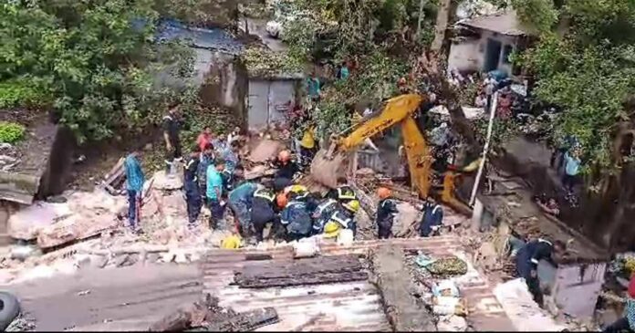 three-storey building collapsed in Ahmedabad