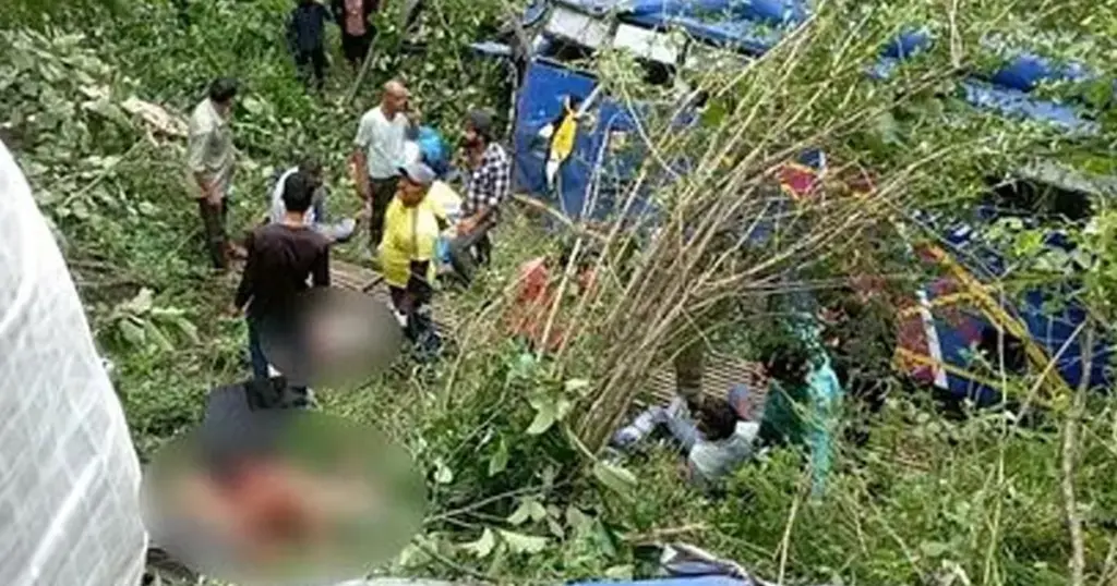 Bhavnagar pilgrims accident near Gangotri breaking news