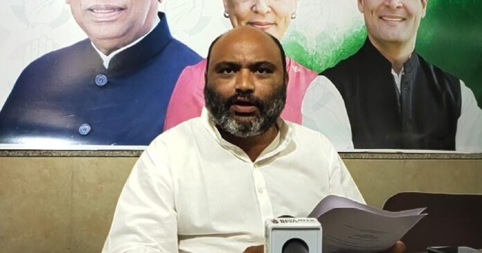 Gujarat Congress PC on Tribals Rights