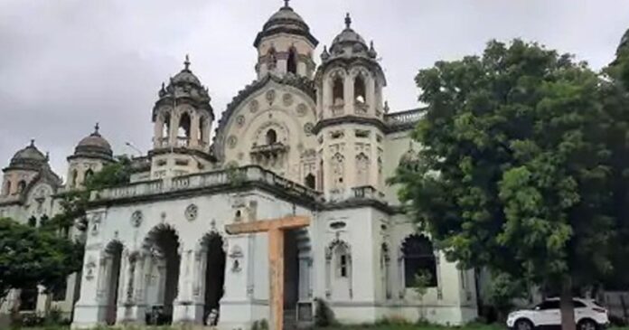 Junagadh Bahauddin Arts College library
