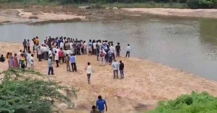 Two teenagers die in Chhota Udaipur river