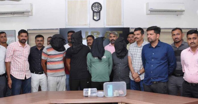 surat Crime branch arrest robbery accused from up