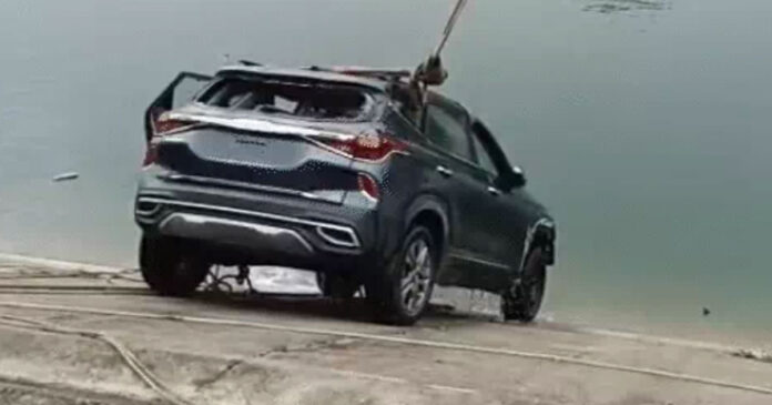 KIA car in Narmada canal