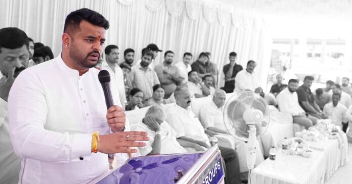 Prajwal Revanna/ @/@iPrajwalRevanna Prajwal Revanna/ @/@iPrajwalRevanna